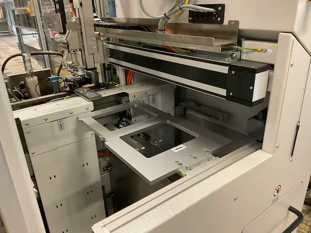 2022 ief werner variostack 46w pick & place robotstation - afbeelding 7 van  11