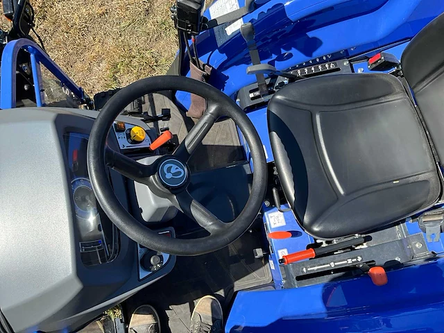 2022 iseki tle3410 minitractor + frontlader - afbeelding 17 van  25
