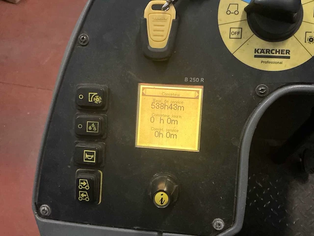 2022 kärcher b250r zelfrijdende veegmachine - afbeelding 2 van  24