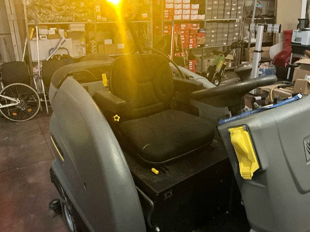 2022 kärcher b250r zelfrijdende veegmachine - afbeelding 5 van  24
