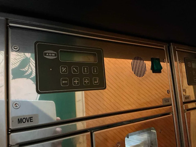 2022 kroketmuur met sausdispenser - afbeelding 10 van  22