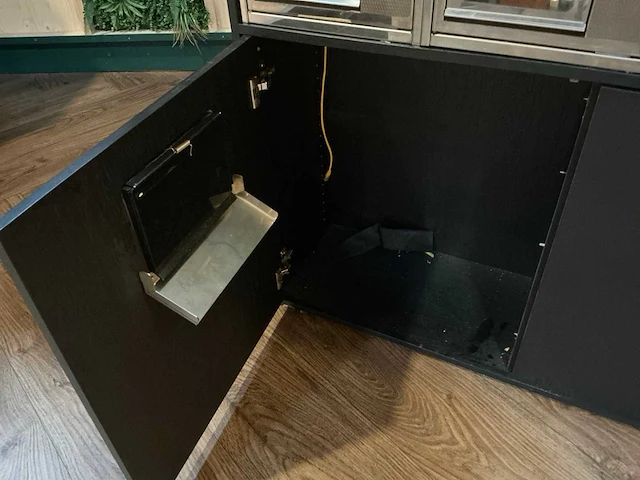 2022 kroketmuur met sausdispenser - afbeelding 3 van  22