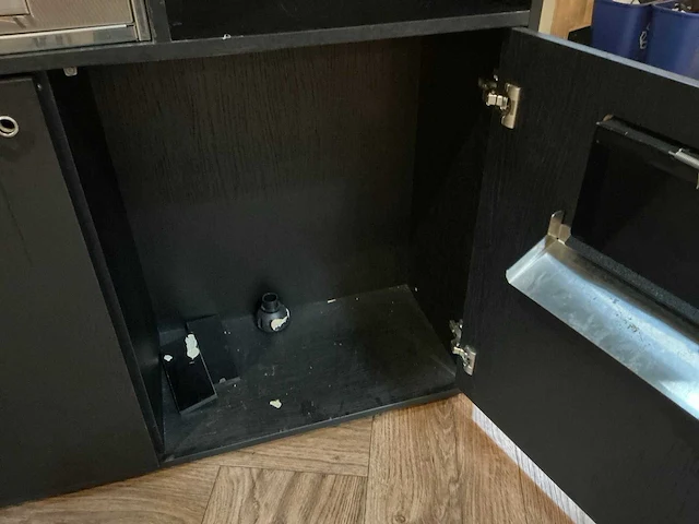 2022 kroketmuur met sausdispenser - afbeelding 5 van  22