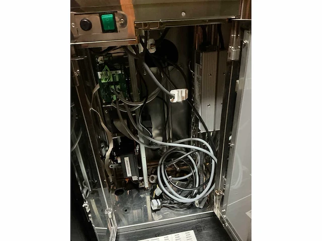 2022 kroketmuur met sausdispenser - afbeelding 13 van  22