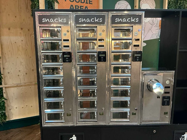 2022 kroketmuur met sausdispenser - afbeelding 18 van  22