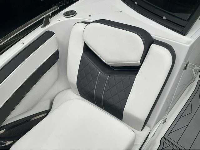 2022 monterey bowrider 258ss sportboot - afbeelding 10 van  39