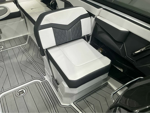 2022 monterey bowrider 258ss sportboot - afbeelding 13 van  39