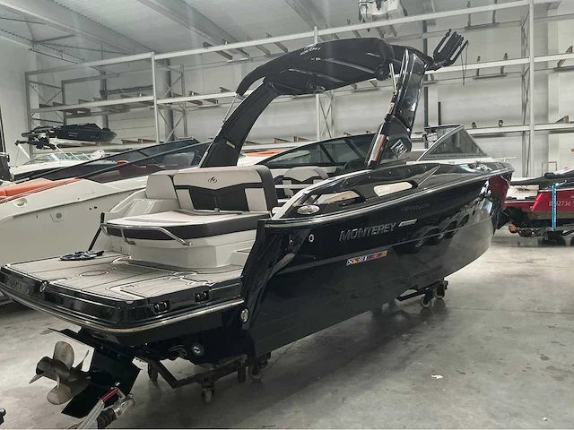 2022 monterey bowrider 258ss sportboot - afbeelding 23 van  39