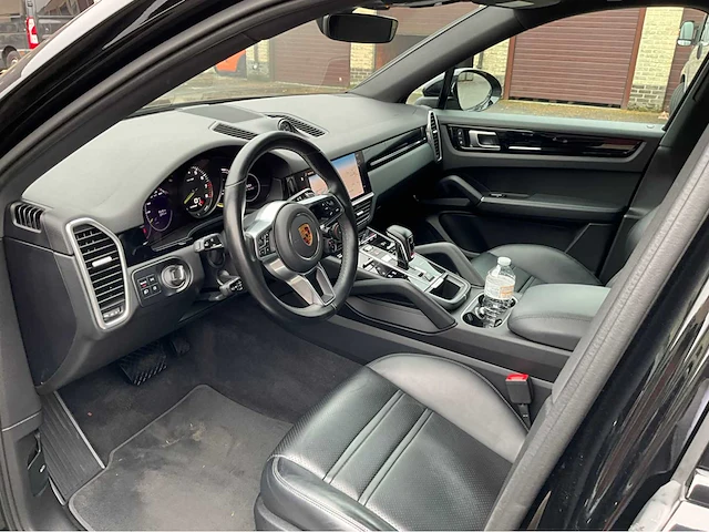 2022 porsche cayenne e-hybrid - personenauto - afbeelding 17 van  69