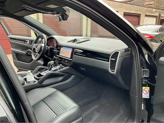 2022 porsche cayenne e-hybrid - personenauto - afbeelding 31 van  69