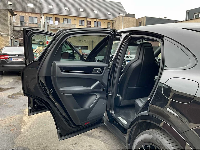 2022 porsche cayenne e-hybrid - personenauto - afbeelding 42 van  69
