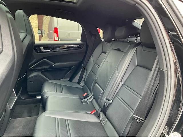 2022 porsche cayenne e-hybrid - personenauto - afbeelding 44 van  69