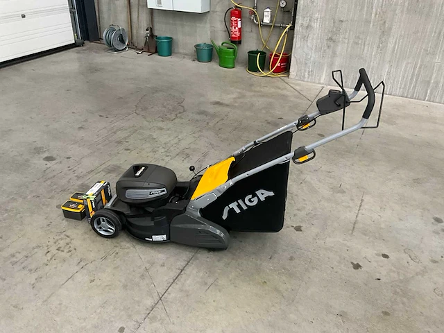 2022 stiga mp2 500 as-r li d48 grasmaaier - afbeelding 1 van  9