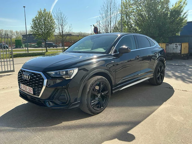 2023 audi q3 personenauto's - afbeelding 1 van  24