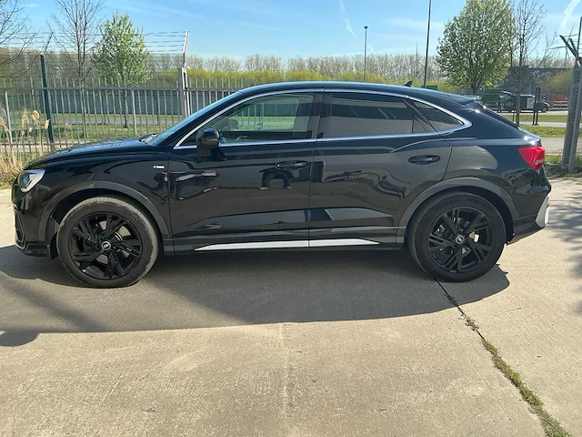 2023 audi q3 personenauto's - afbeelding 12 van  24