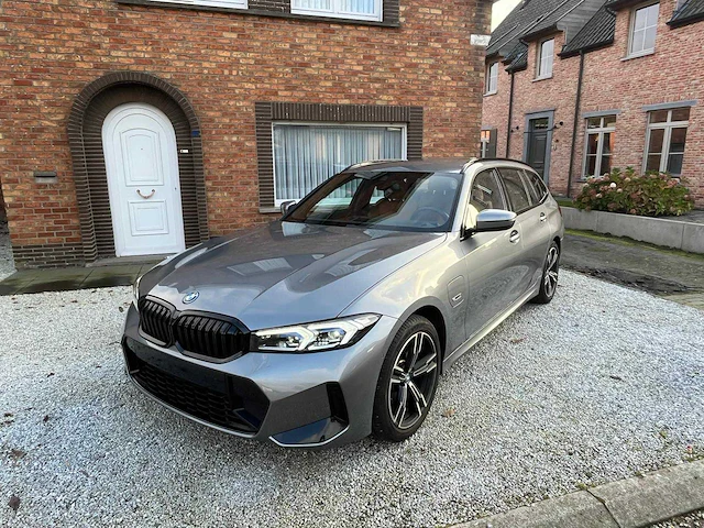 2023 bmw 330e break personenauto - afbeelding 1 van  31