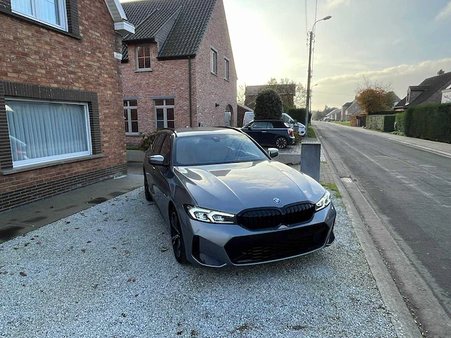 2023 bmw 330e break personenauto - afbeelding 8 van  31