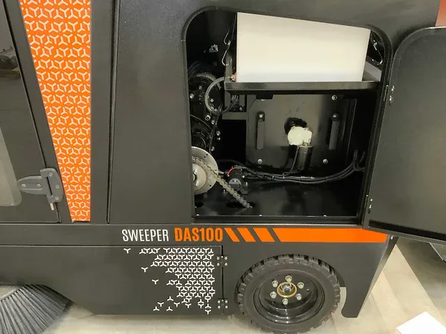 2023 daewoo das100 cabine veegmachine - afbeelding 9 van  27