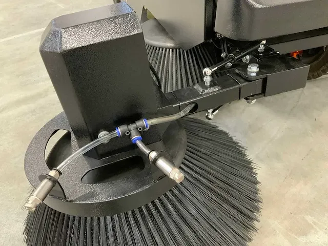 2023 daewoo das100 cabine veegmachine - afbeelding 18 van  27