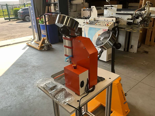 2023 gromfast gf-99 automatische eyelet pneumatische pers - afbeelding 7 van  8