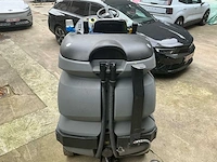 2023 kärcher b250r zelfrijdende veegmachine - afbeelding 7 van  35