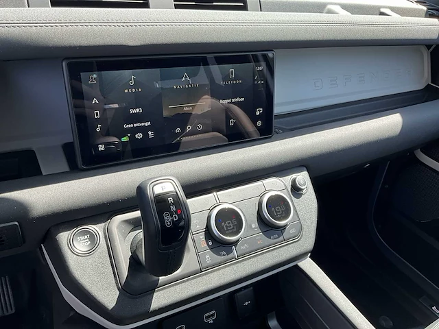 2023 land rover defender 90 - afbeelding 15 van  39