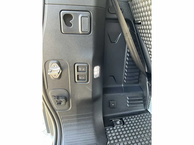 2023 land rover defender 90 - afbeelding 26 van  39