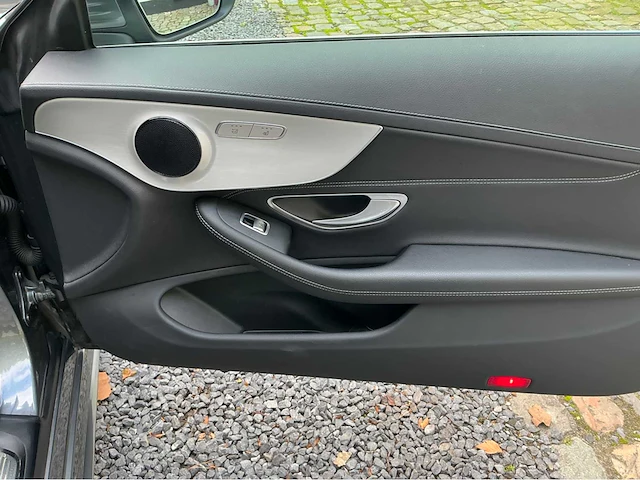 2023 mercedes-benz c220d cabrio personenauto - afbeelding 10 van  24