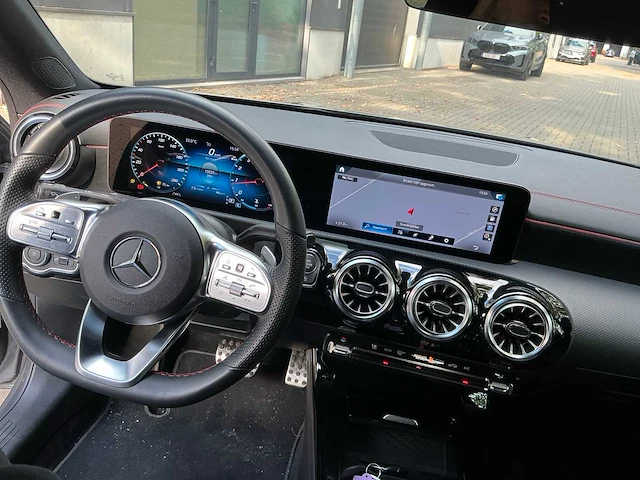 2023 mercedes-benz cla180 personenauto - afbeelding 5 van  31
