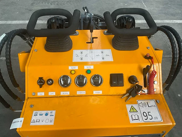 2023 mini skid jkl-380 rupsgraafmachine - afbeelding 8 van  22
