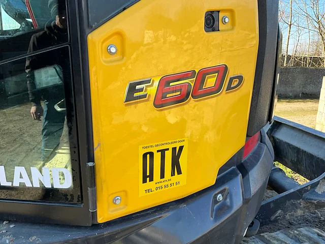 2023 new holland e 60 d rupsgraafmachines *384,5 draaiuren* - afbeelding 44 van  52