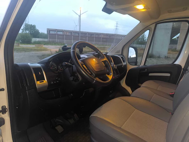 2023 peugeot boxer – 2.2 bluehdi (103 kw) trekhaak garantie! - afbeelding 18 van  33
