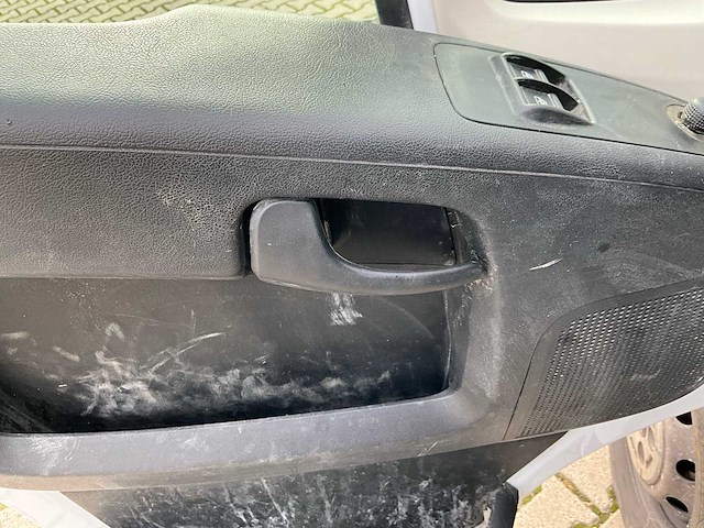 2023 peugeot boxer laadbak - 40000km - 7 pers. - trekhaak - afbeelding 18 van  53