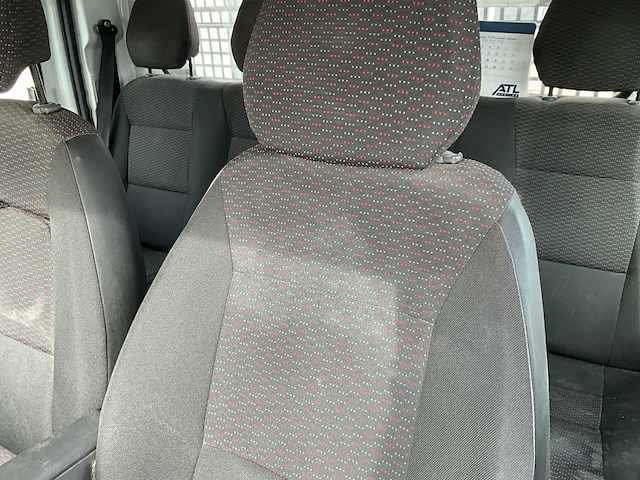 2023 peugeot boxer laadbak - 40000km - 7 pers. - trekhaak - afbeelding 21 van  53