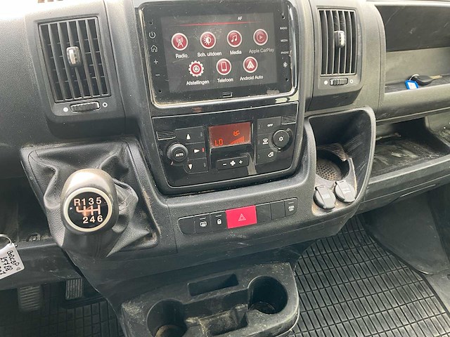 2023 peugeot boxer laadbak - 40000km - 7 pers. - trekhaak - afbeelding 25 van  53