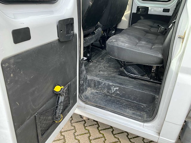 2023 peugeot boxer laadbak - 40000km - 7 pers. - trekhaak - afbeelding 30 van  53