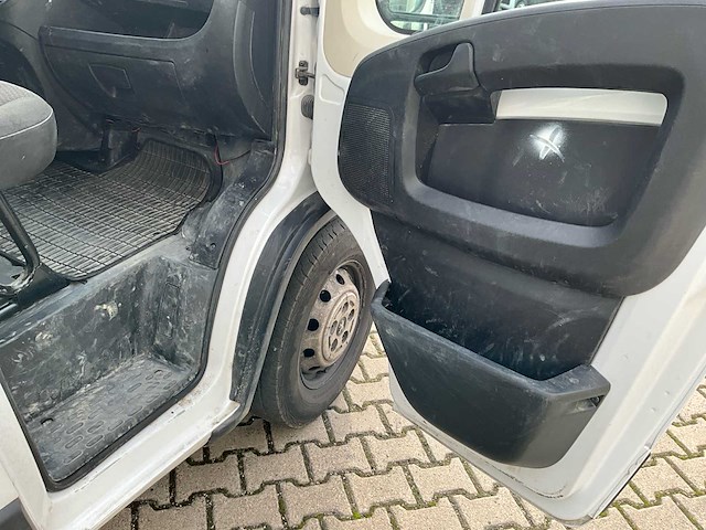 2023 peugeot boxer laadbak - 40000km - 7 pers. - trekhaak - afbeelding 38 van  53