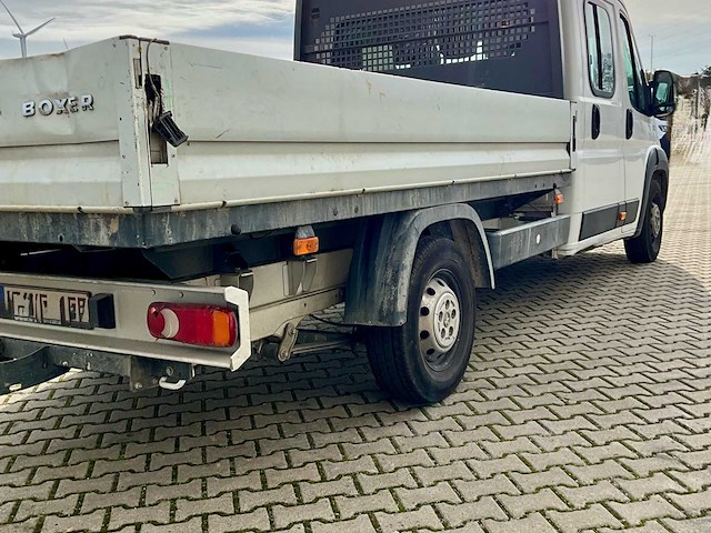 2023 peugeot boxer laadbak - 40000km - 7 pers. - trekhaak - afbeelding 50 van  53