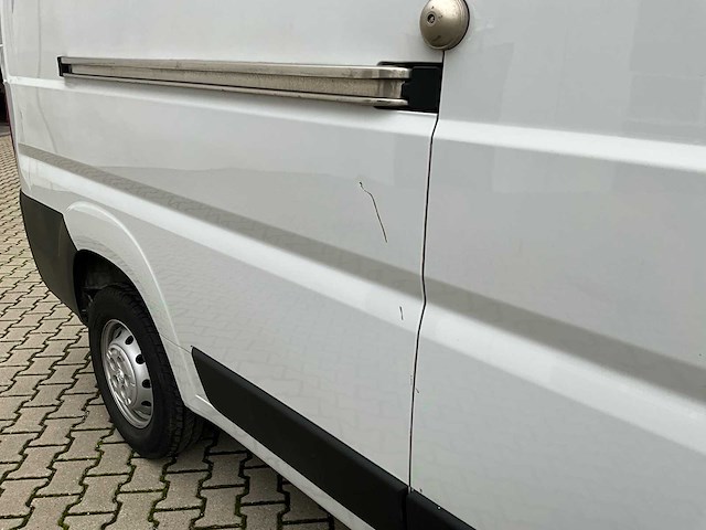 2023 peugeot boxer lichte vracht - 27000km - 3pers - trekhaak - afbeelding 11 van  53