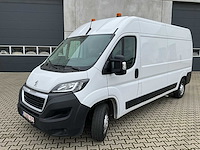 2023 peugeot boxer lichte vracht - 27000km - 3pers - trekhaak - afbeelding 1 van  53