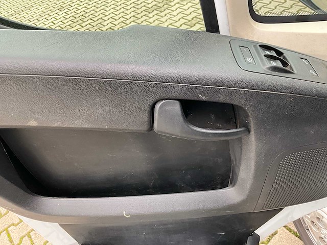 2023 peugeot boxer lichte vracht - 27000km - 3pers - trekhaak - afbeelding 19 van  53