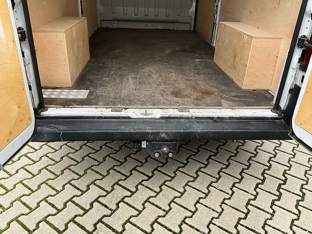 2023 peugeot boxer lichte vracht - 27000km - 3pers - trekhaak - afbeelding 37 van  53