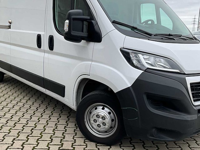2023 peugeot boxer lichte vracht - 27000km - 3pers - trekhaak - afbeelding 51 van  53