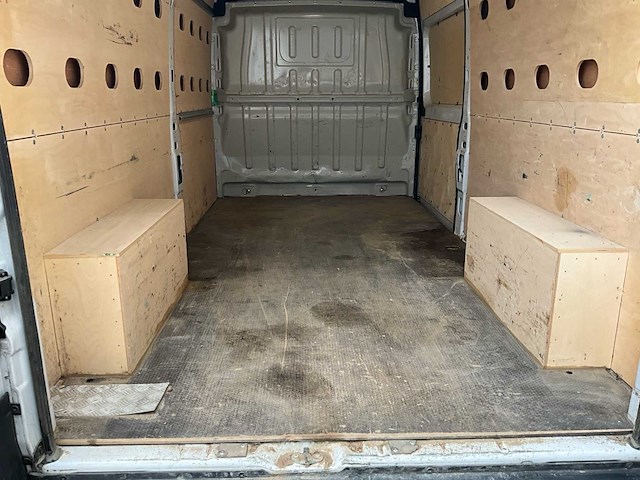 2023 peugeot boxer lichte vracht - 29000km - 3 pers. - trekhaak - afbeelding 20 van  55