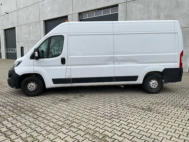 2023 peugeot boxer lichte vracht - 29000km - 3 pers. - trekhaak - afbeelding 12 van  55