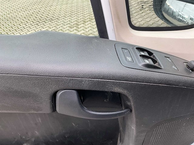 2023 peugeot boxer lichte vracht - 29000km - 3 pers. - trekhaak - afbeelding 25 van  55