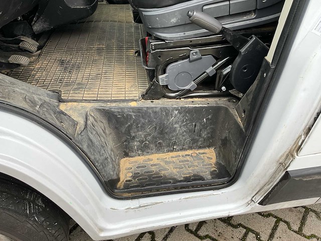 2023 peugeot boxer lichte vracht - 29000km - 3 pers. - trekhaak - afbeelding 27 van  55