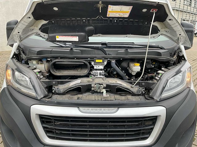 2023 peugeot boxer lichte vracht - 29000km - 3 pers. - trekhaak - afbeelding 28 van  55
