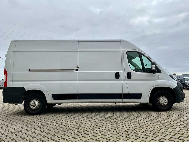 2023 peugeot boxer lichte vracht - 29000km - 3 pers. - trekhaak - afbeelding 23 van  55