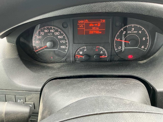 2023 peugeot boxer lichte vracht - 29000km - 3 pers. - trekhaak - afbeelding 36 van  55